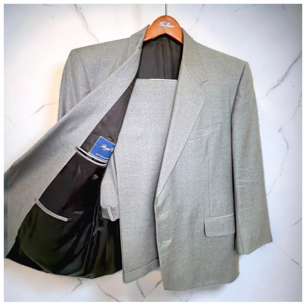 Tom James Royal Classic Gray Suit | 2-Piece | Hand Tailored | Executive Business - Picture 13 of 15